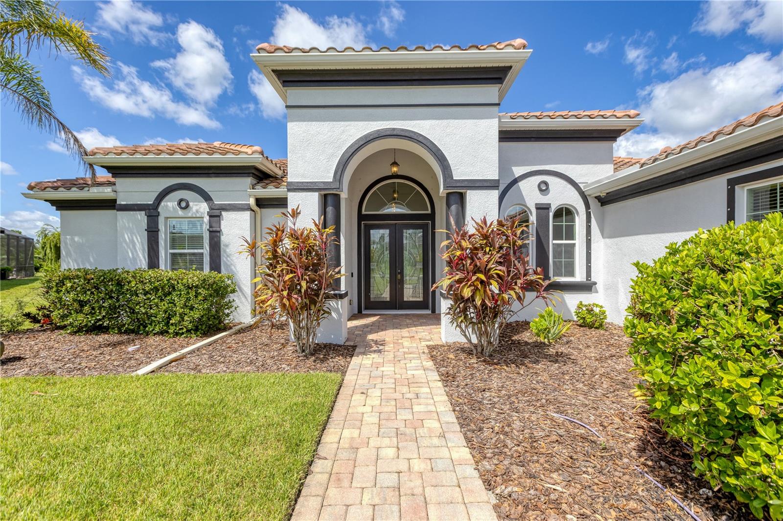 Single Family Residence in BRADENTON, FL - Daniel Dourado