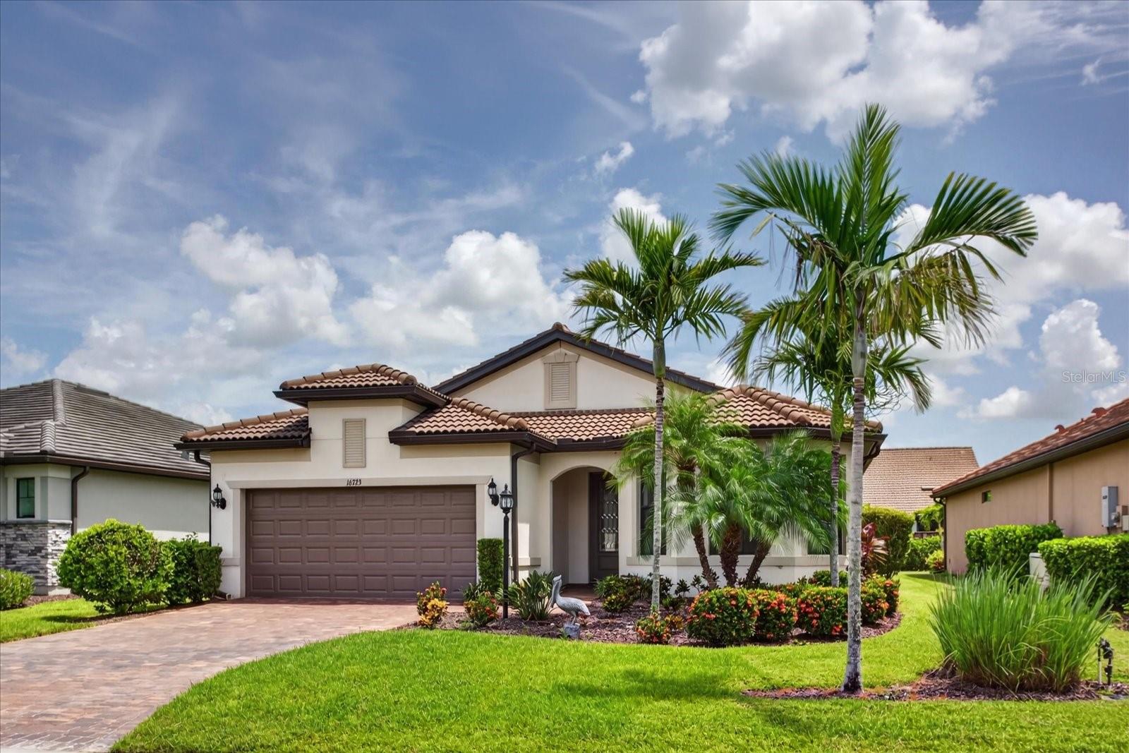 Single Family Residence in BRADENTON, FL - Daniel Dourado