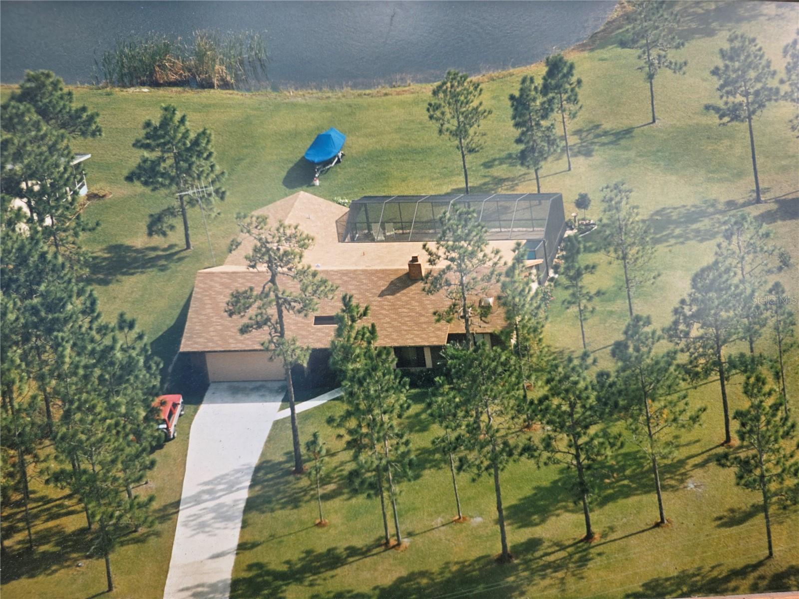 Single Family Residence in BRADENTON, FL - Daniel Dourado