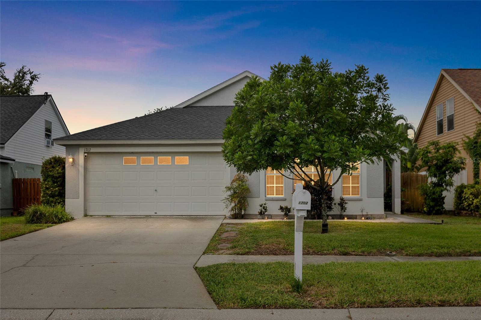 Single Family Residence in TARPON SPRINGS, FL - Daniel Dourado