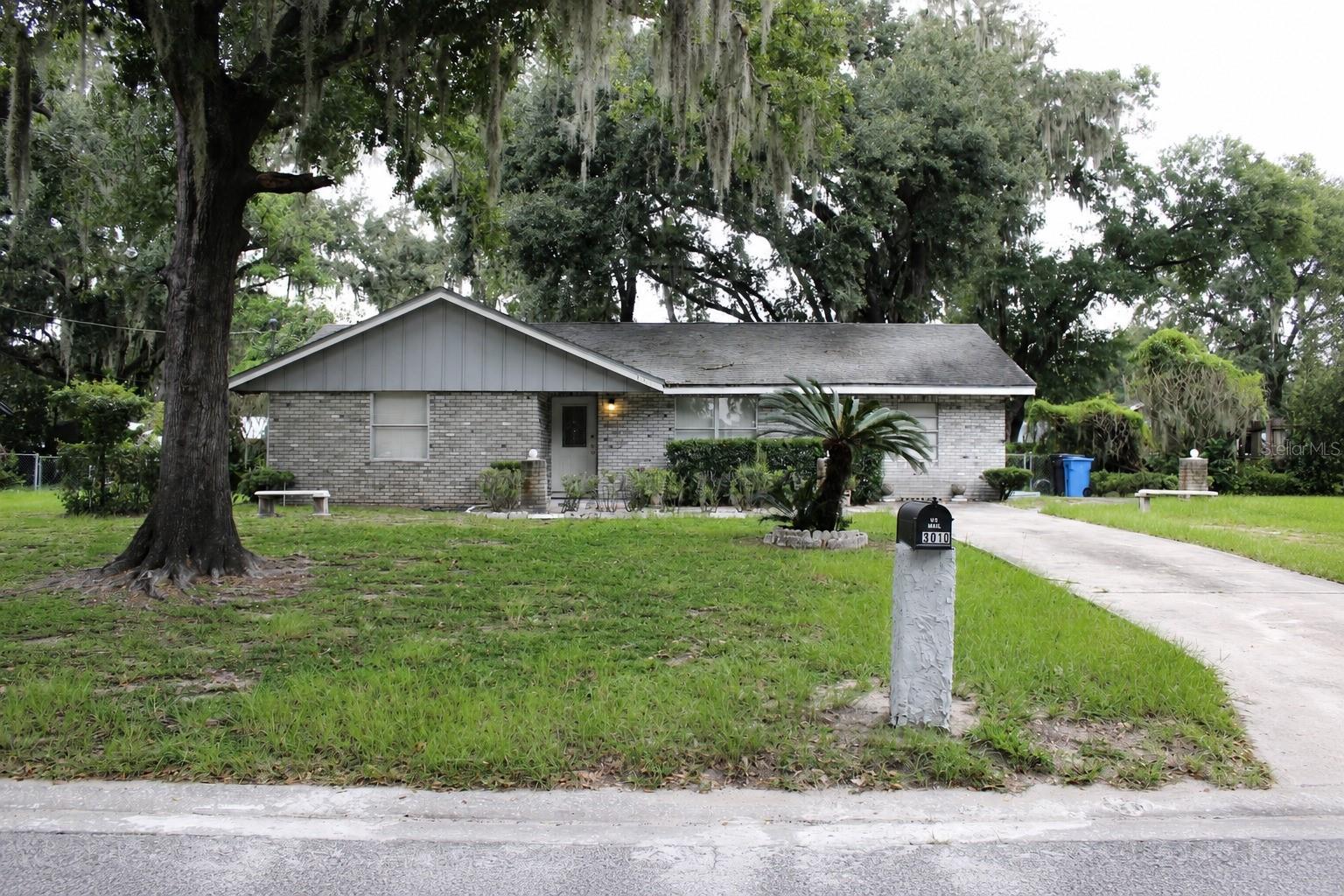 Single Family Residence em PLANT CITY, FL - Daniel Dourado