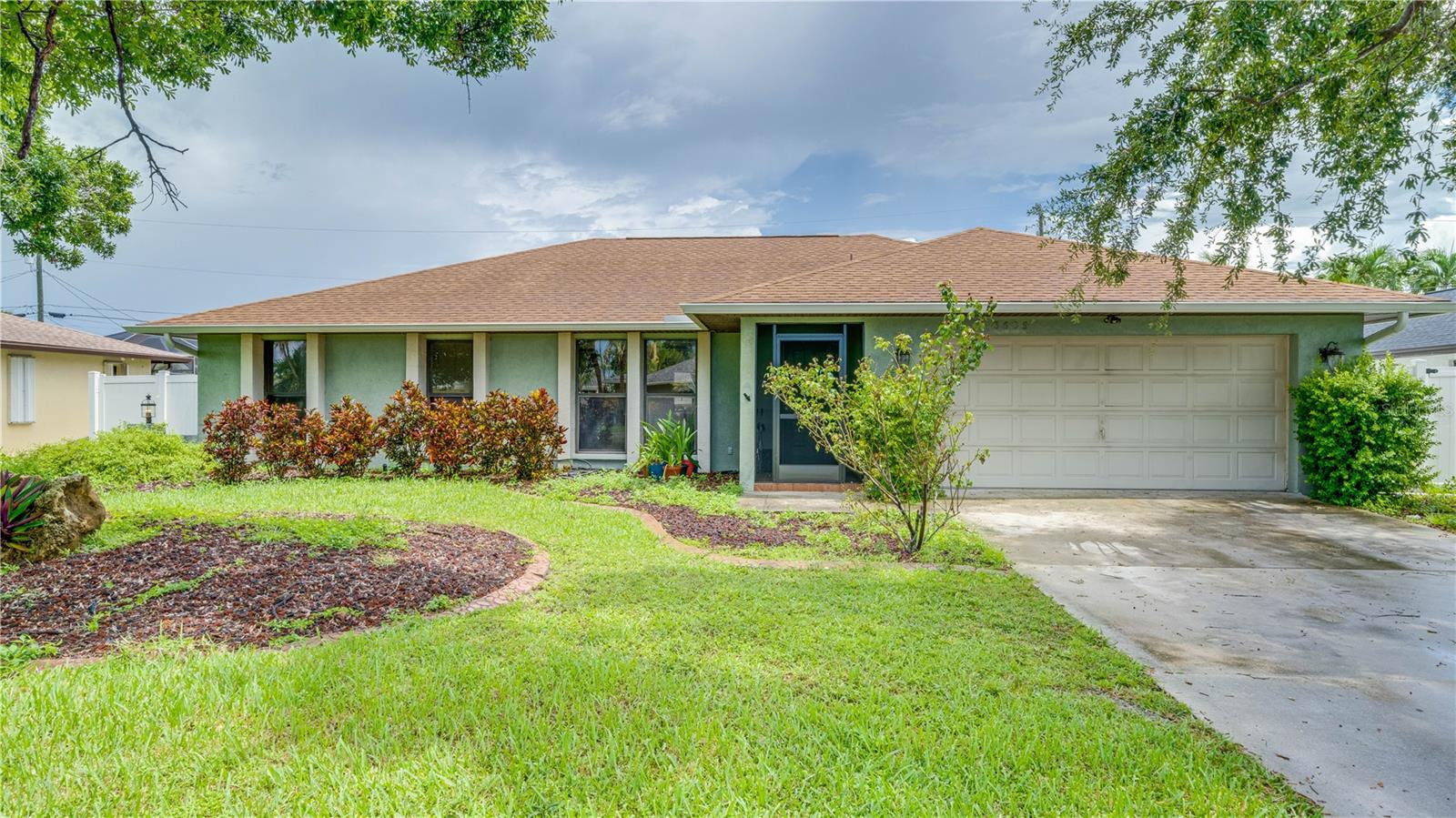 Single Family Residence em CAPE CORAL, FL - Daniel Dourado