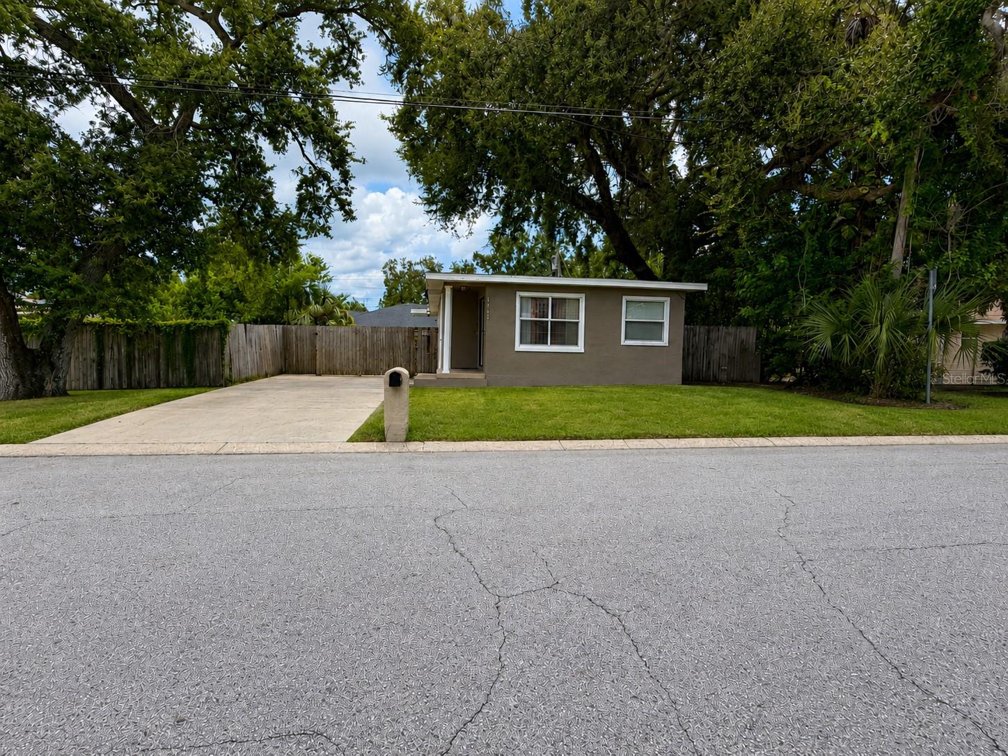 Single Family Residence em CLEARWATER, FL - Daniel Dourado