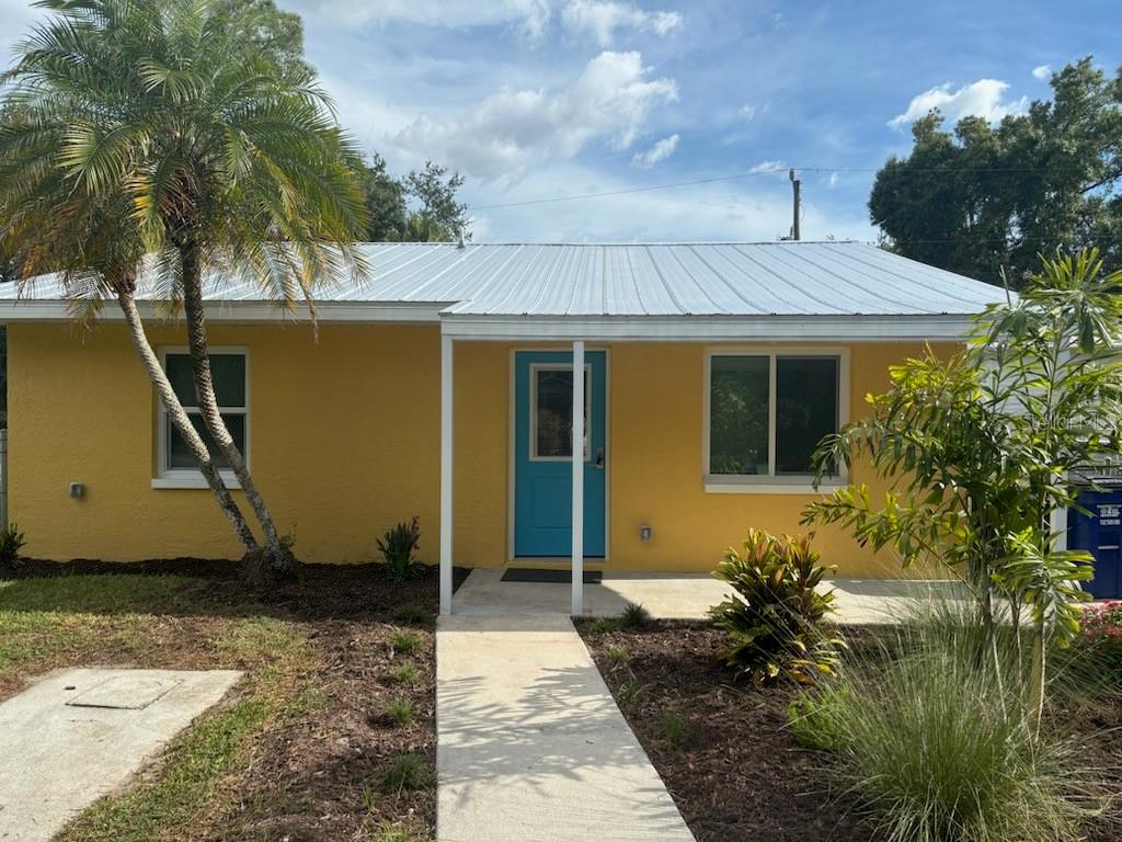 Single Family Residence em NORTH FORT MYERS, FL - Daniel Dourado