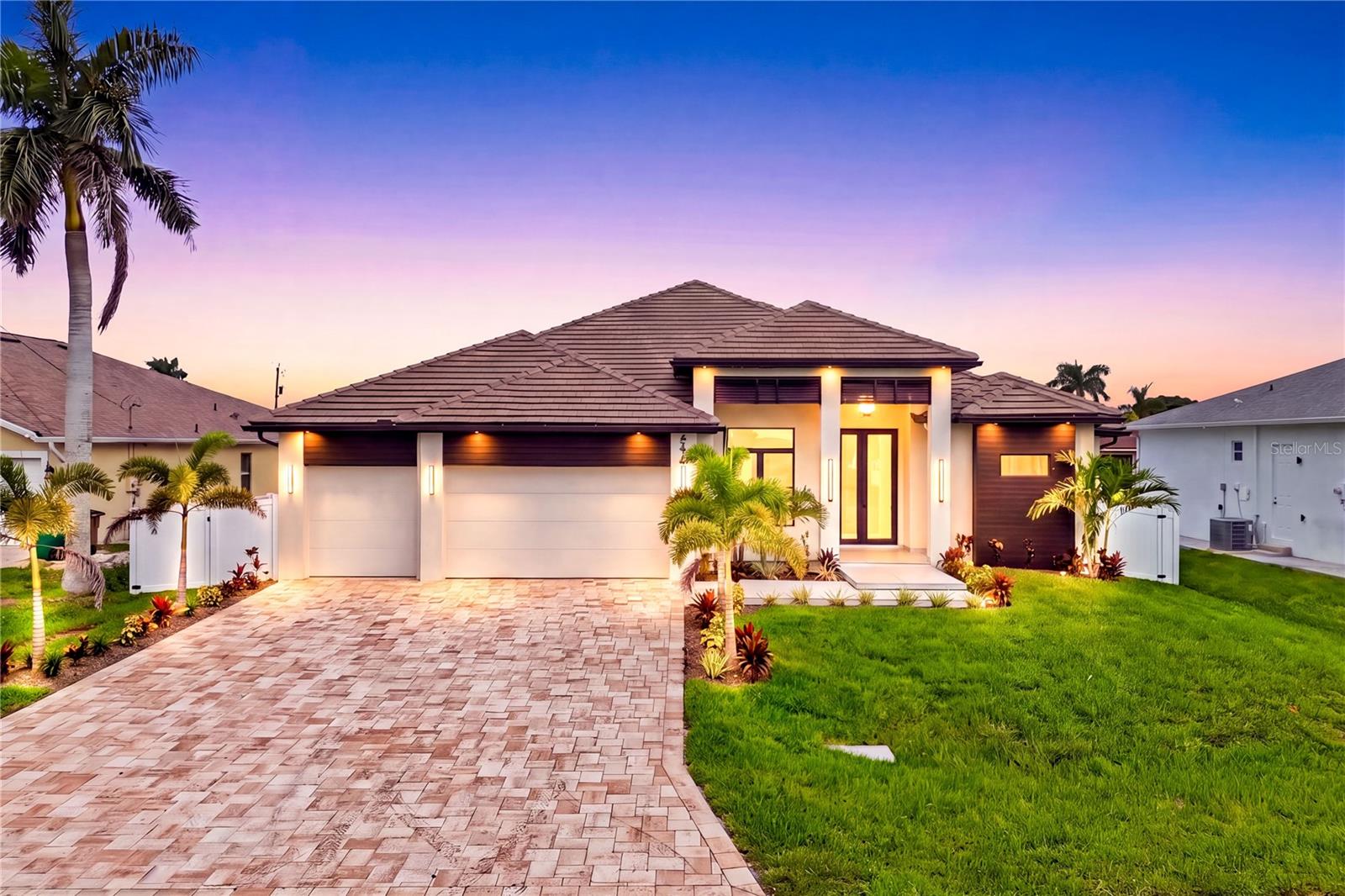 Single Family Residence em CAPE CORAL, FL - Daniel Dourado