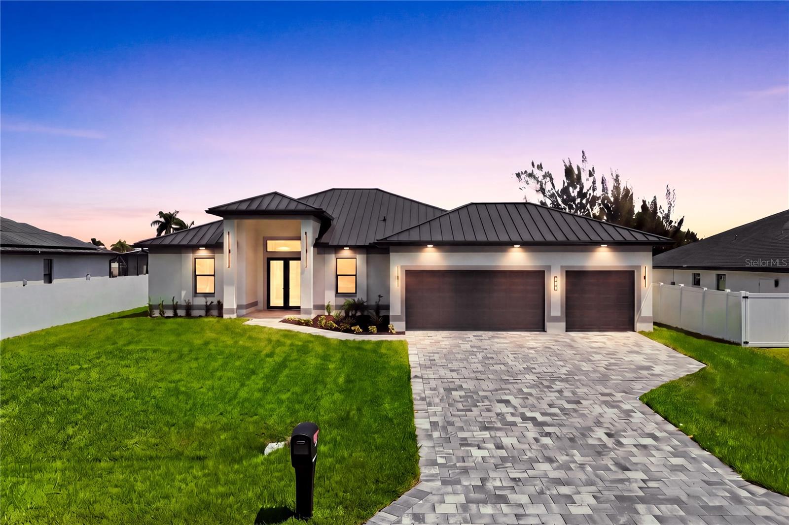 Single Family Residence em CAPE CORAL, FL - Daniel Dourado