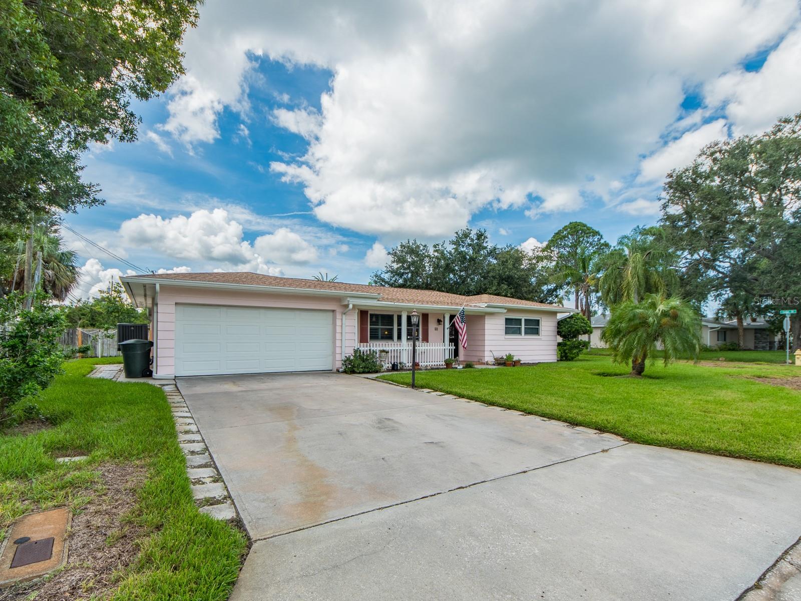 Single Family Residence em DUNEDIN, FL - Daniel Dourado