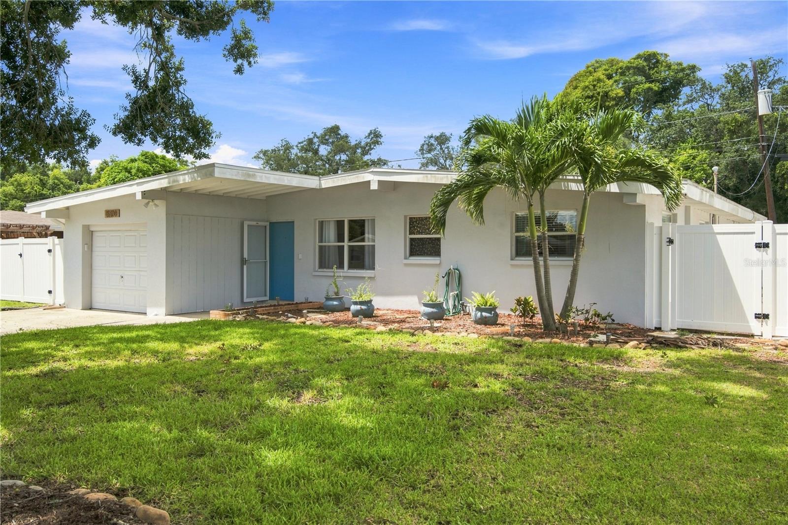 Single Family Residence em SEMINOLE, FL - Daniel Dourado