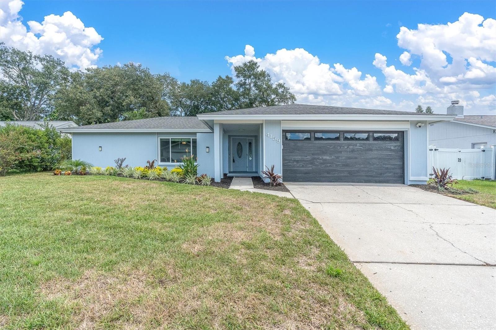 Single Family Residence in SAFETY HARBOR, FL - Daniel Dourado