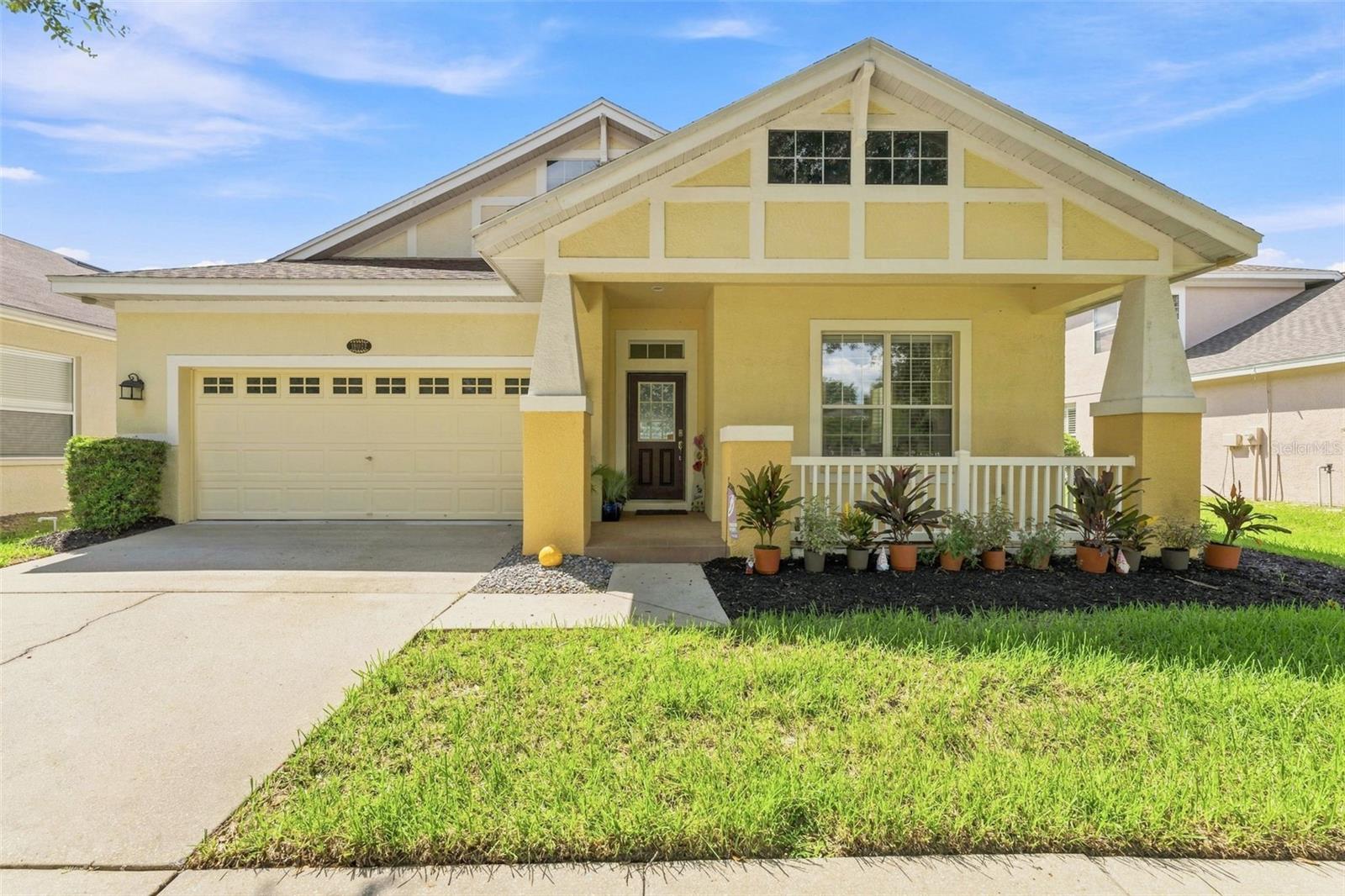 Single Family Residence in LUTZ, FL - Daniel Dourado