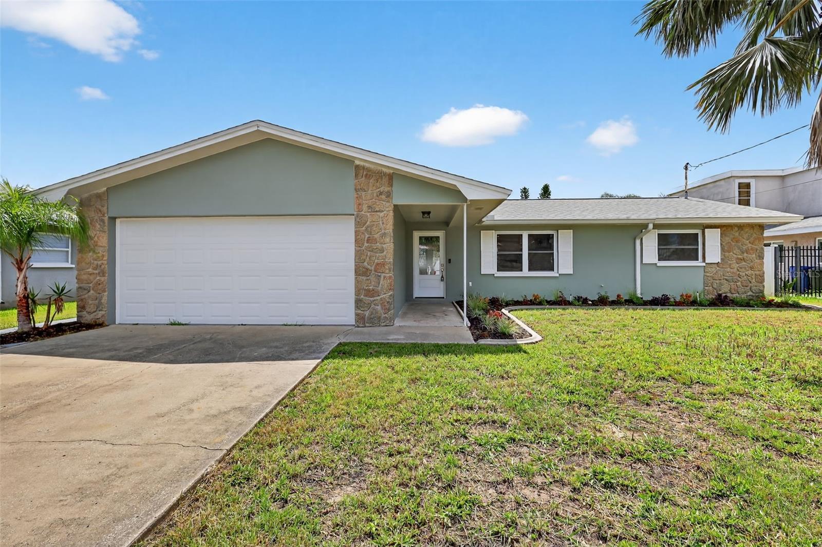 Single Family Residence em DUNEDIN, FL - Daniel Dourado
