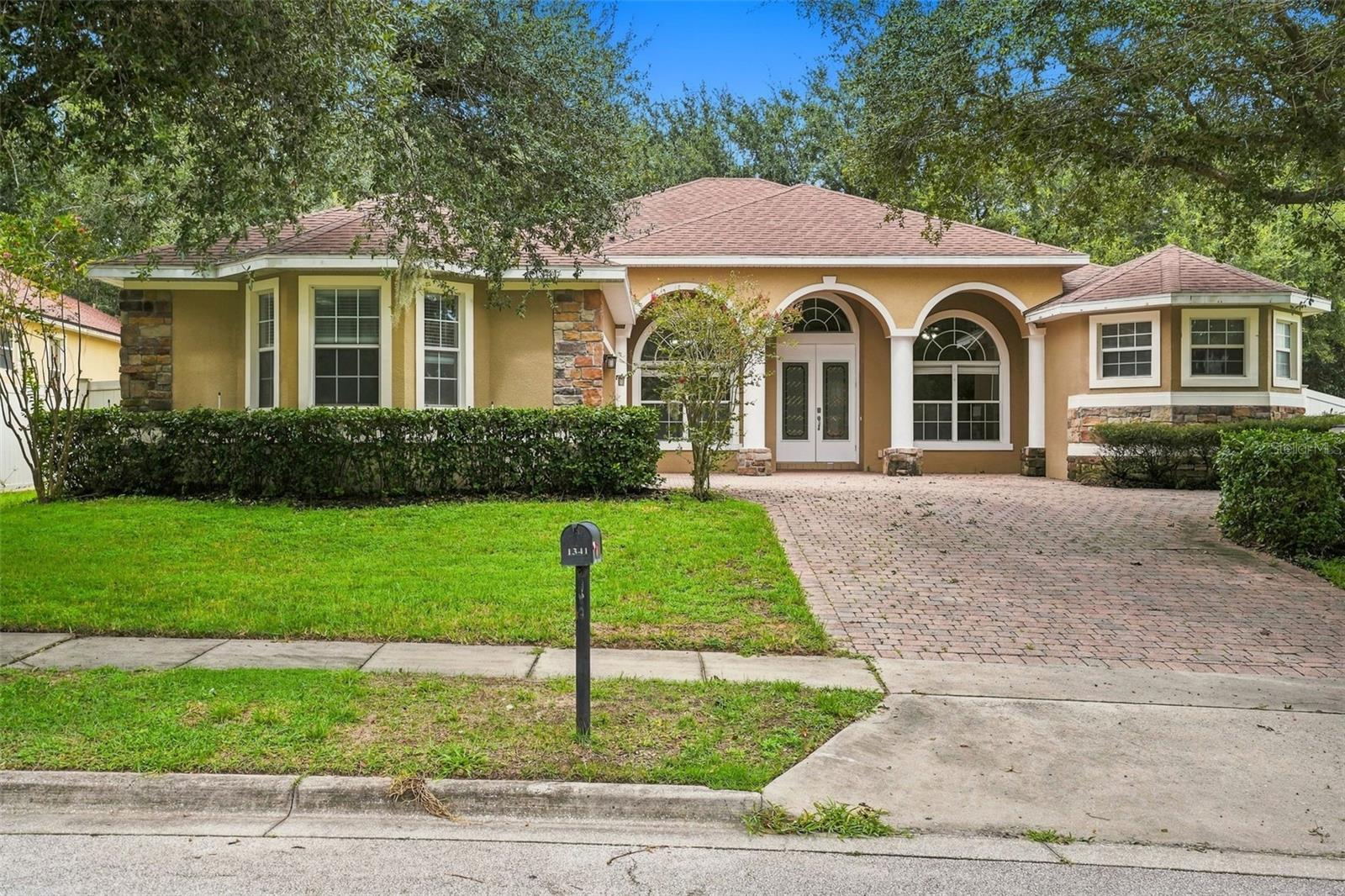Single Family Residence in APOPKA, FL - Daniel Dourado