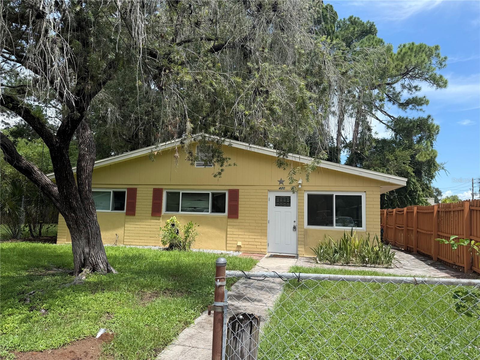 Duplex in SAFETY HARBOR, FL - Daniel Dourado