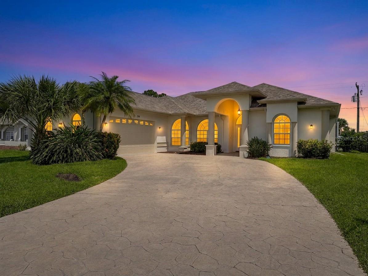 Single Family Residence in PORT CHARLOTTE, FL - Daniel Dourado