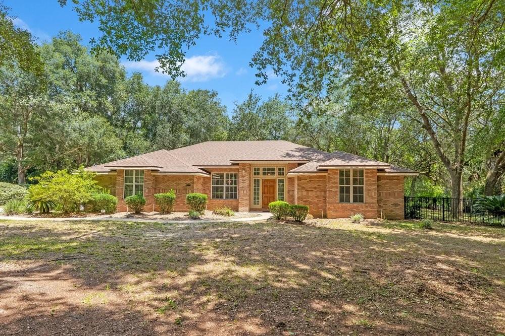 Single Family Residence em DELAND, FL - Daniel Dourado