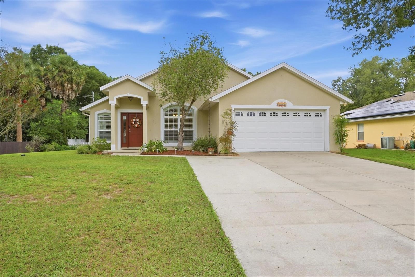 Single Family Residence em DELAND, FL - Daniel Dourado