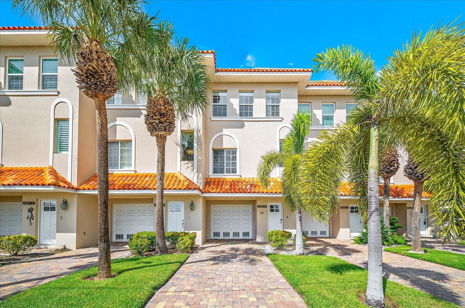 Townhouse in CLEARWATER BEACH, FL - Daniel Dourado