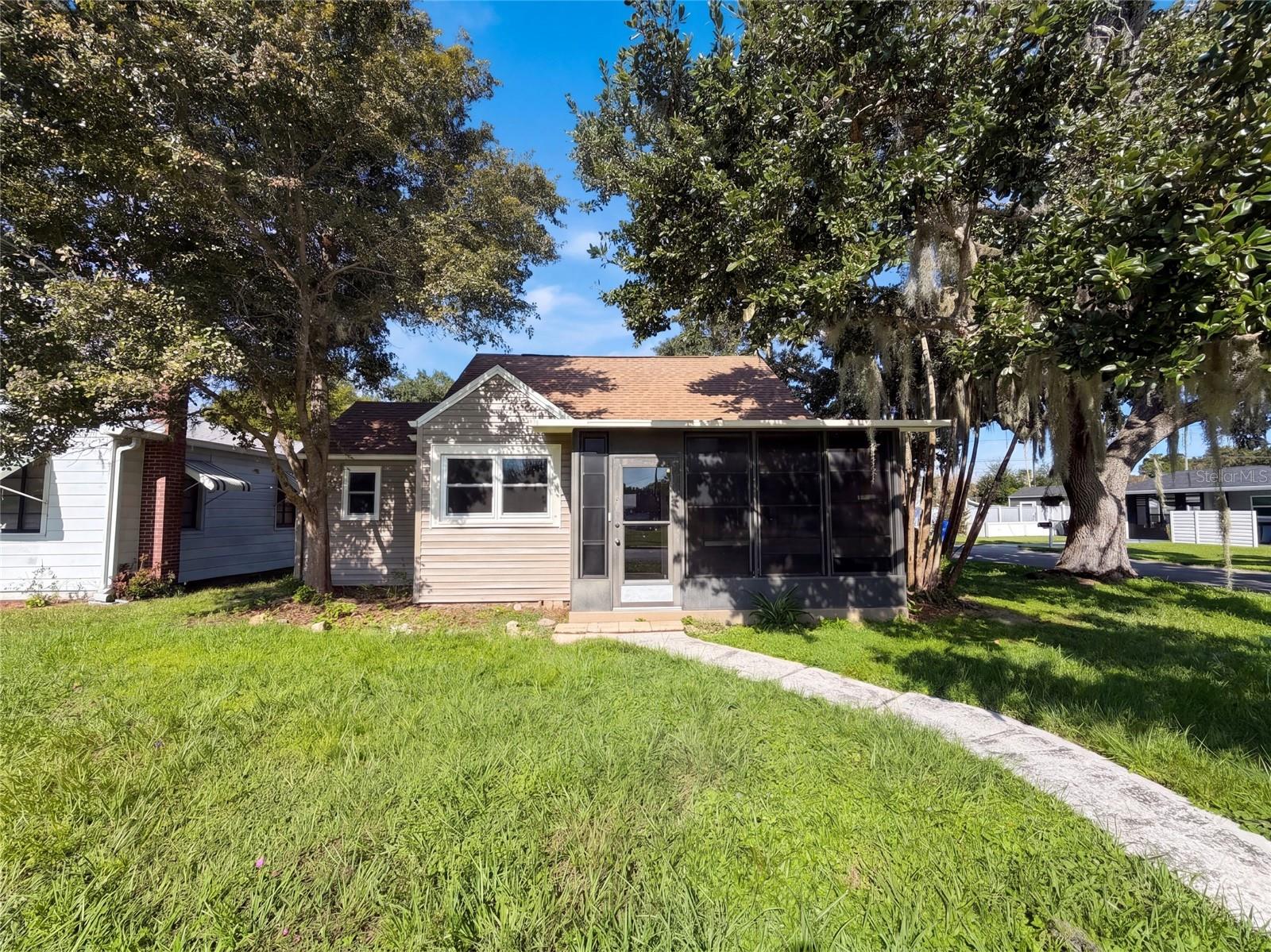 Single Family Residence in ST CLOUD, FL - Daniel Dourado