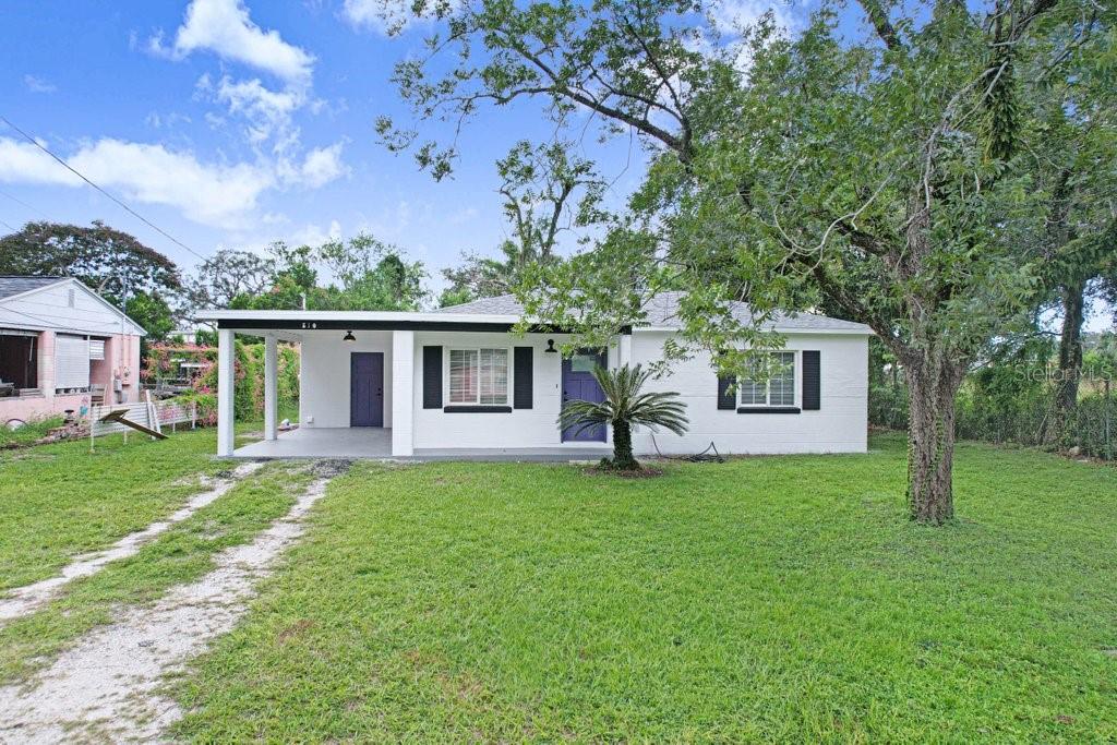 Single Family Residence in TAMPA, FL - Daniel Dourado