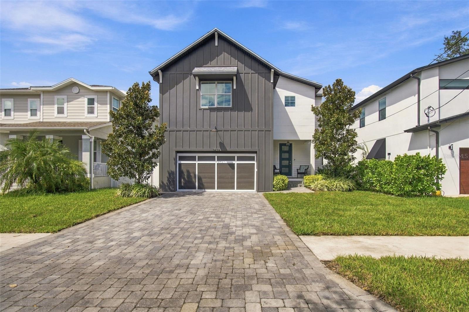 Single Family Residence in TAMPA, FL - Daniel Dourado