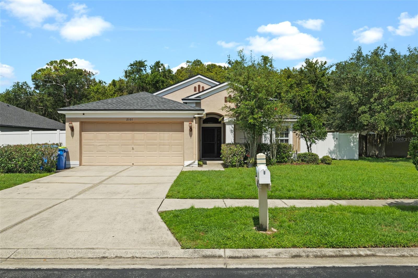 Single Family Residence em WESLEY CHAPEL, FL - Daniel Dourado