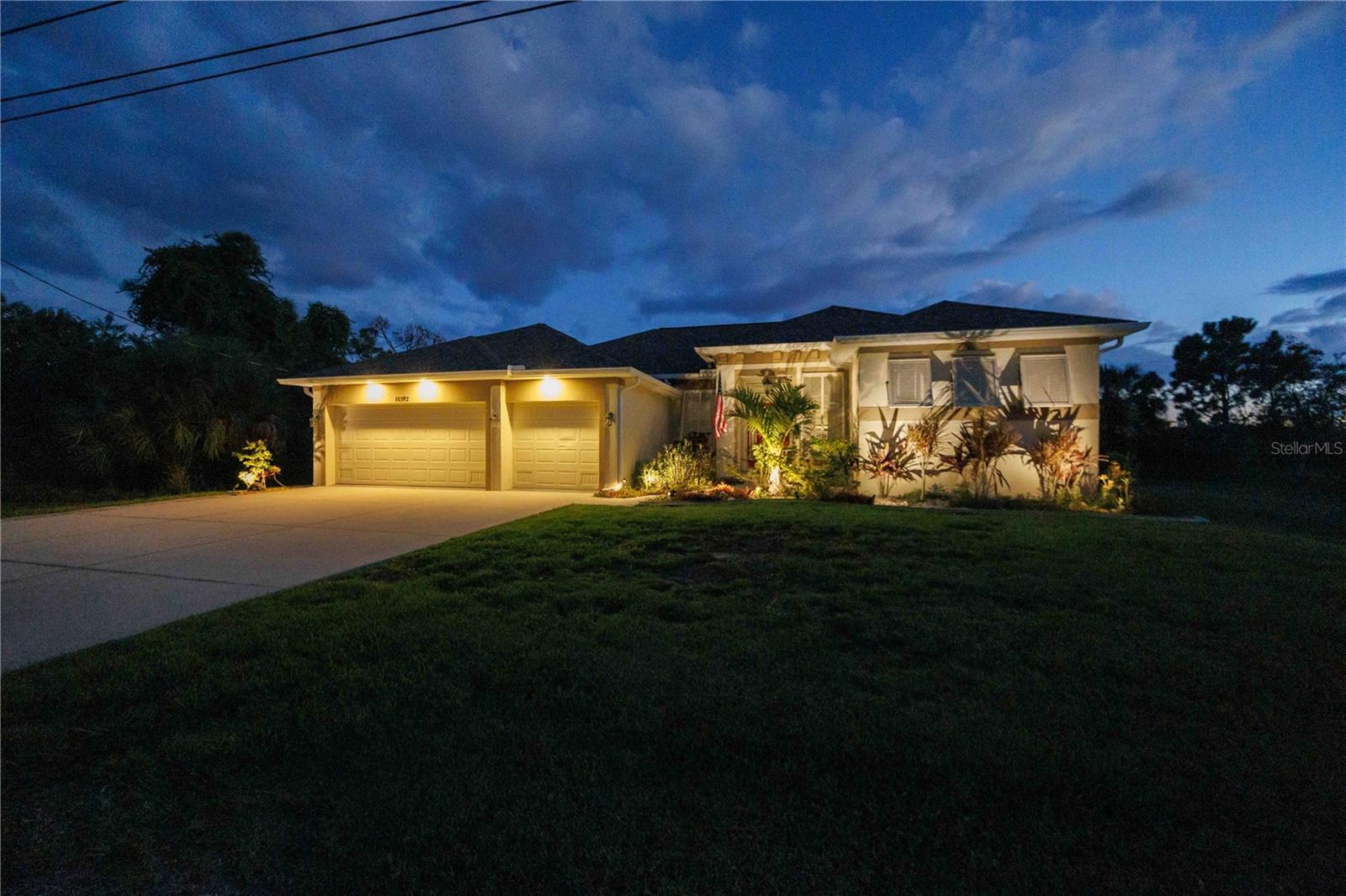 Single Family Residence em PORT CHARLOTTE, FL - Daniel Dourado