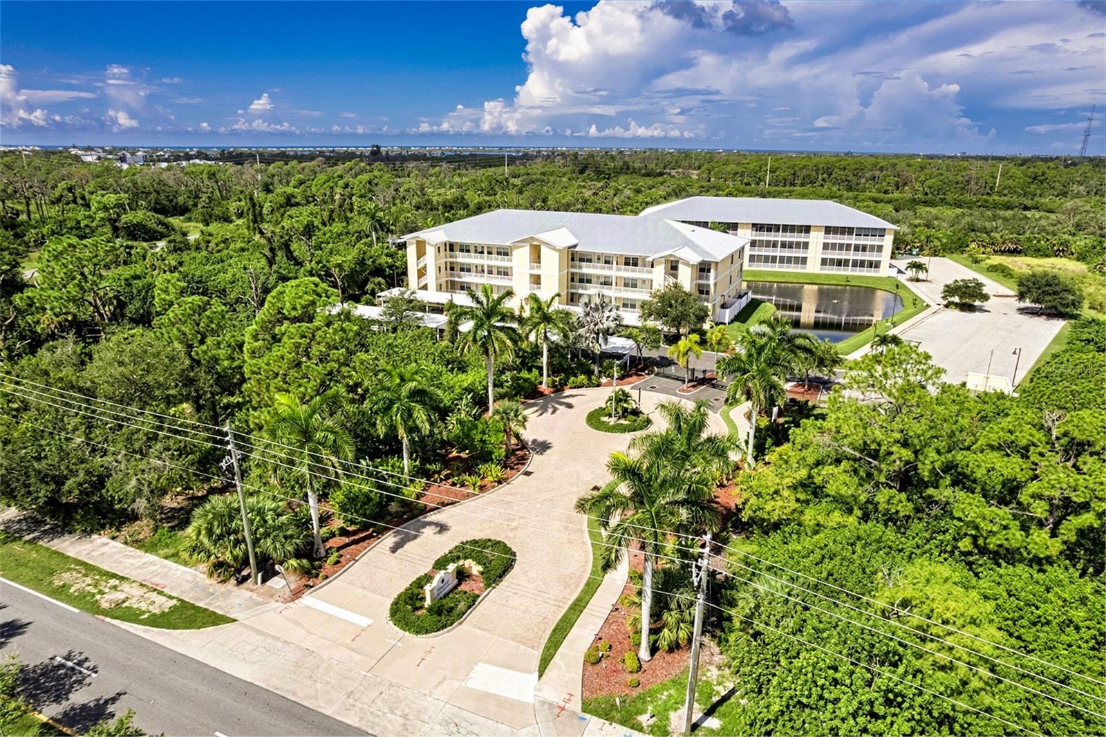 Condominium in ROTONDA WEST, FL - Daniel Dourado
