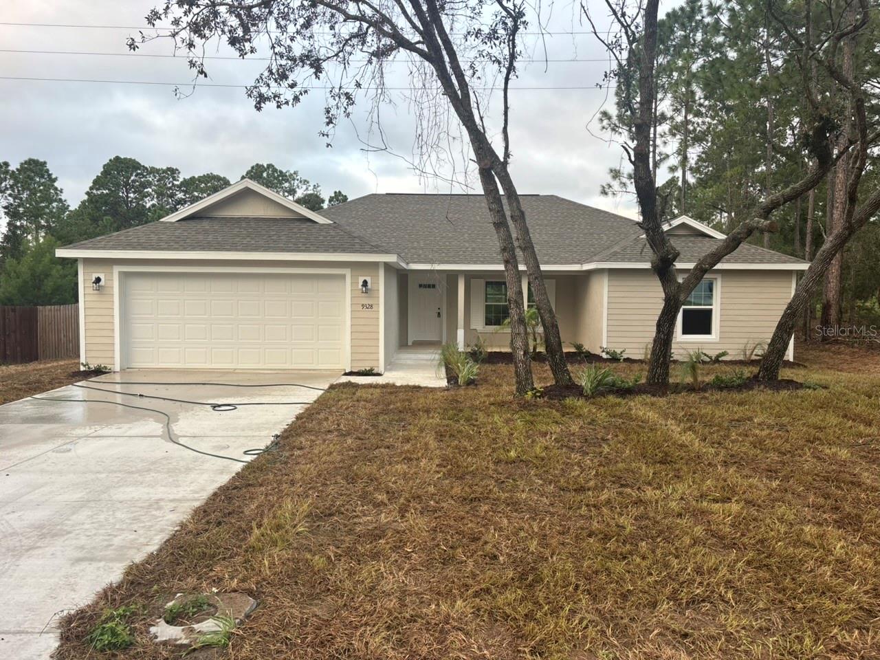 Single Family Residence in DUNNELLON, FL - Daniel Dourado