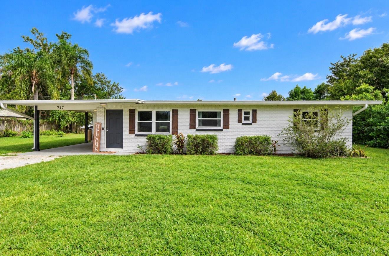 Single Family Residence in LUTZ, FL - Daniel Dourado