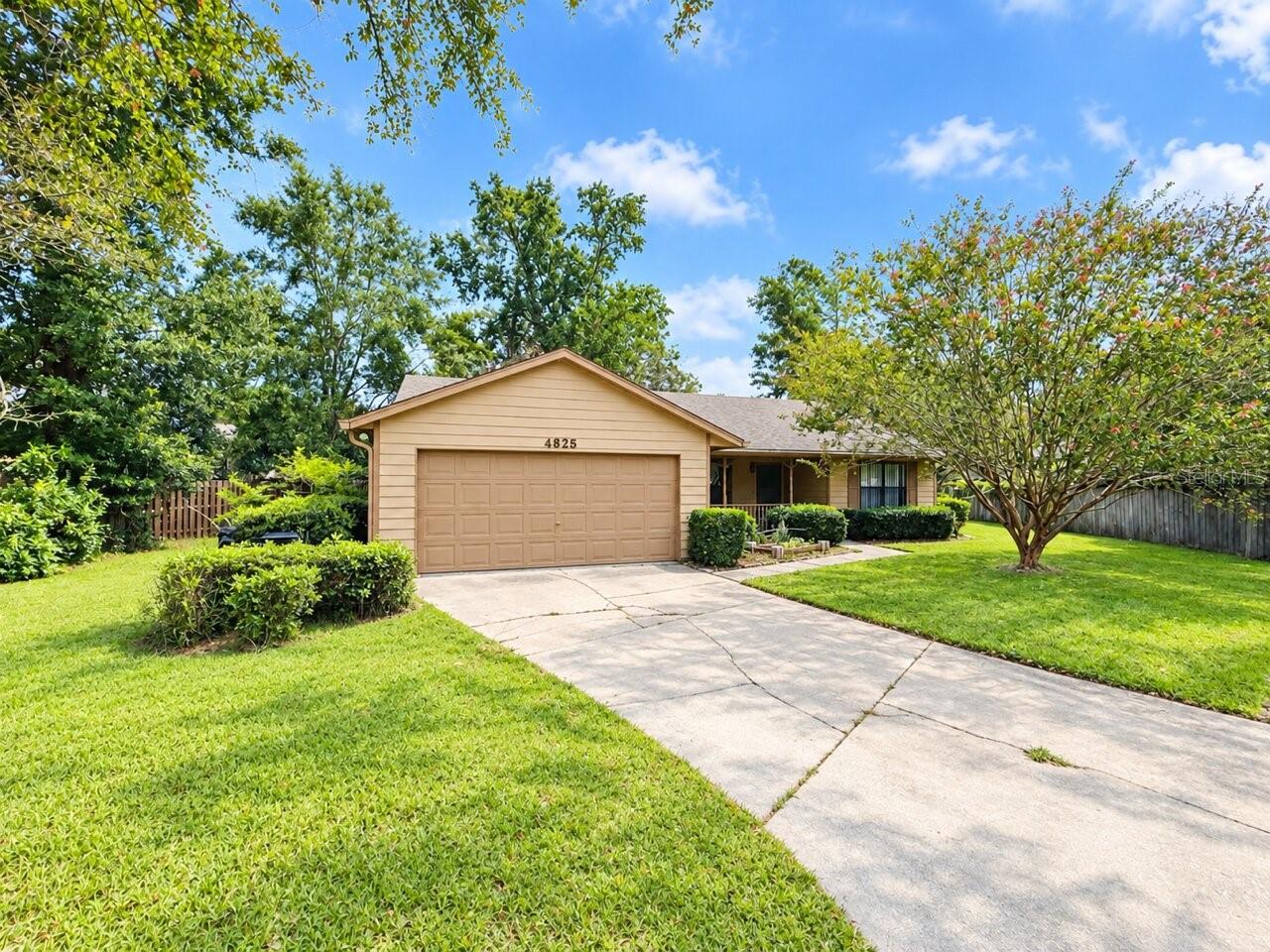 Single Family Residence in GAINESVILLE, FL - Daniel Dourado