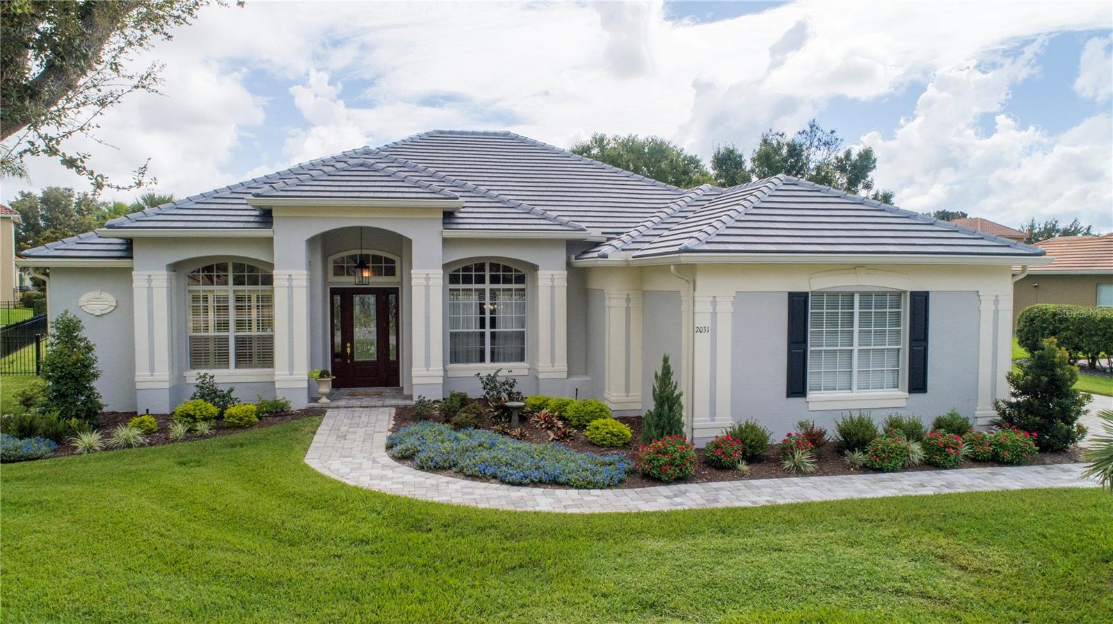 Single Family Residence in MOUNT DORA, FL - Daniel Dourado