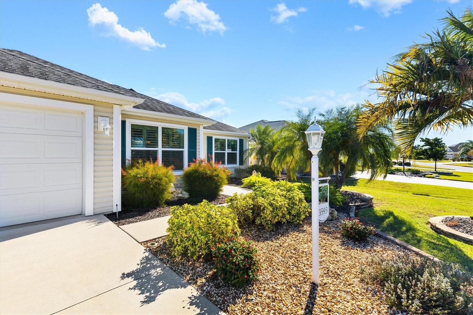 Single Family Residence in THE VILLAGES, FL - Daniel Dourado