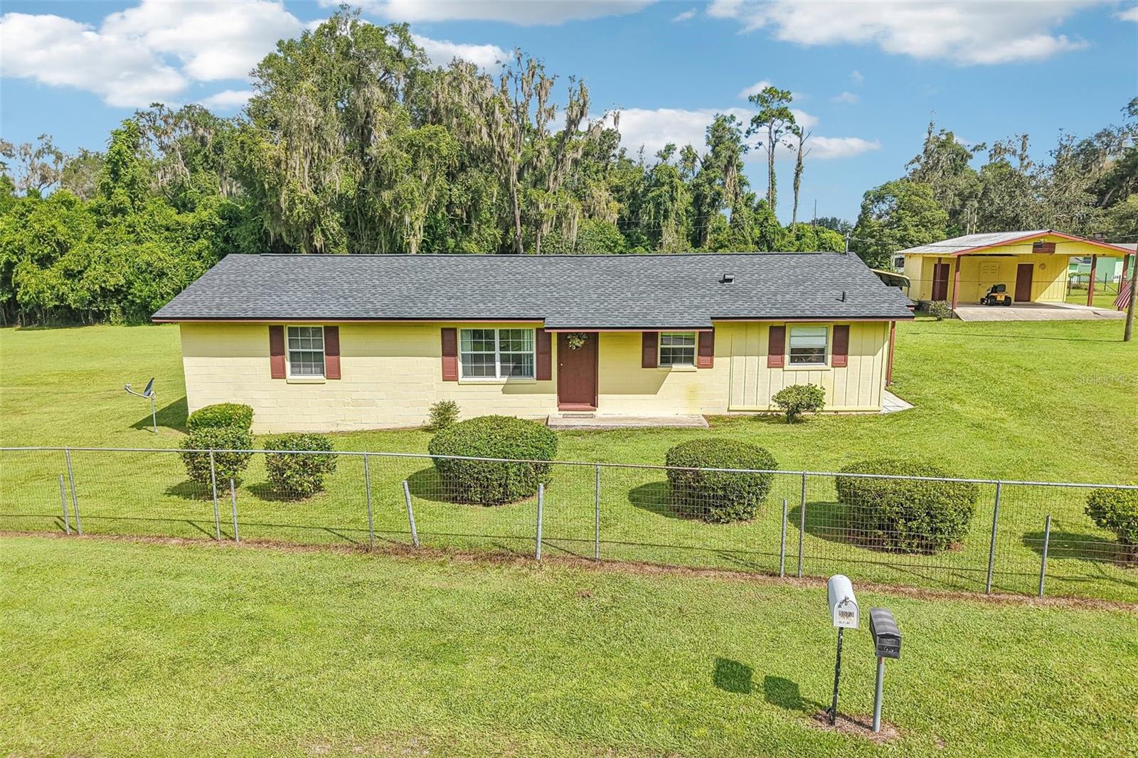 Single Family Residence em BUSHNELL, FL - Daniel Dourado