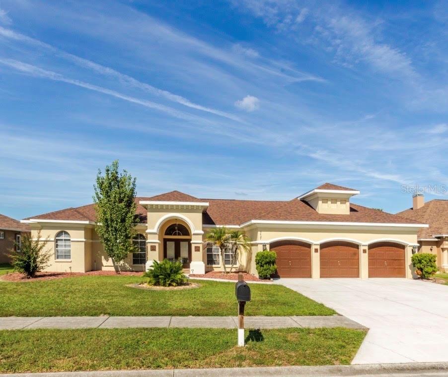 Single Family Residence in SPRING HILL, FL - Daniel Dourado