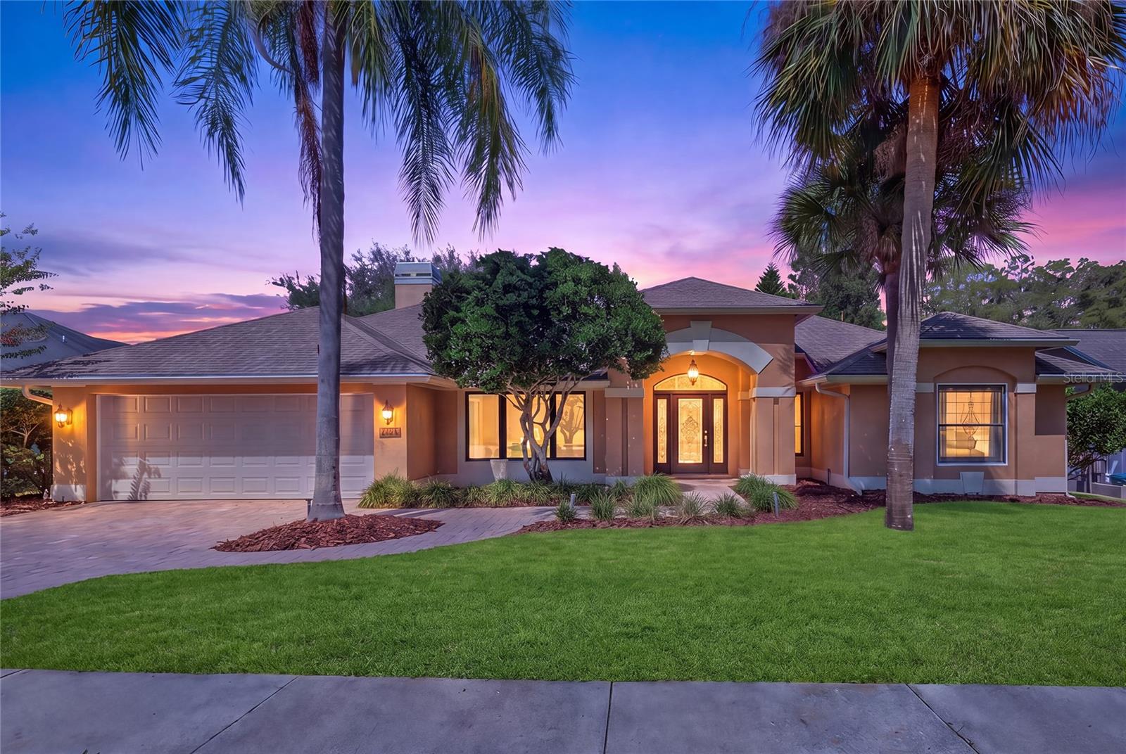 Single Family Residence in PALM HARBOR, FL - Daniel Dourado