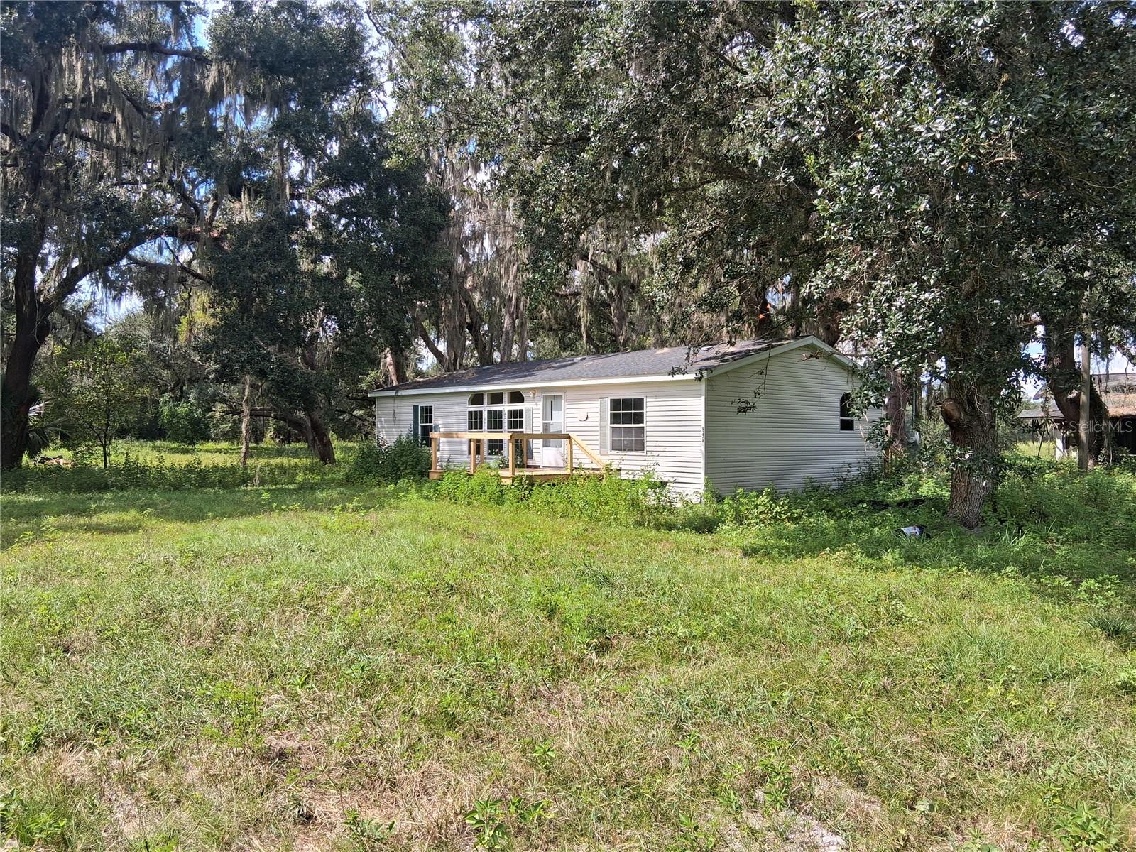 Manufactured Home in CENTER HILL, FL - Daniel Dourado