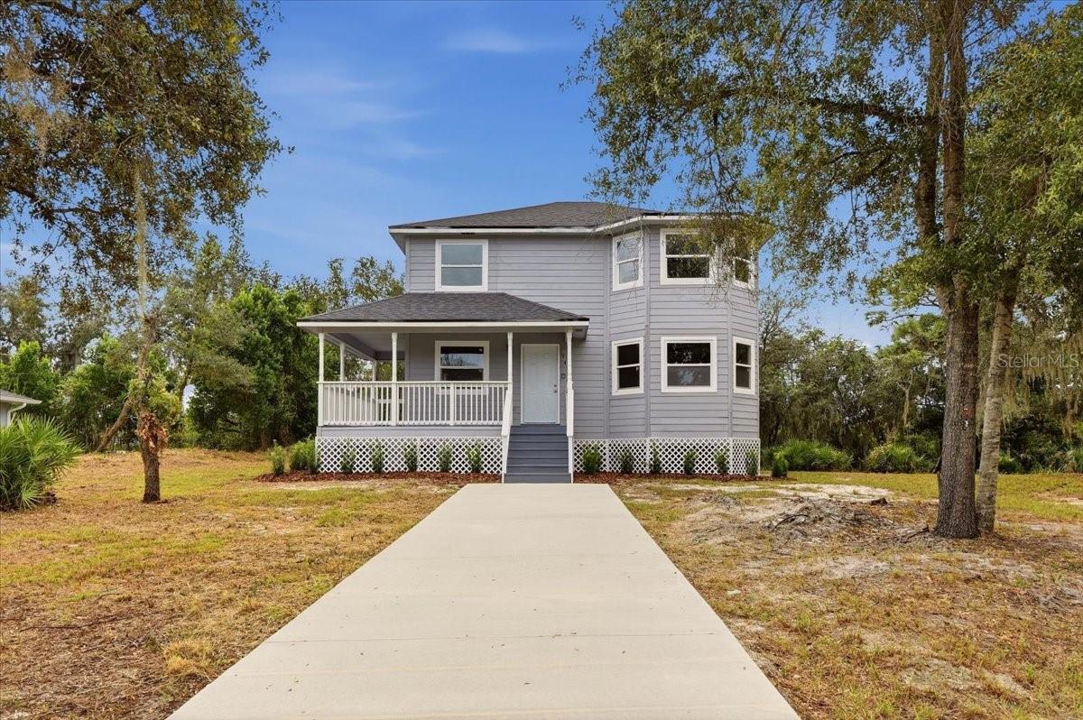 Single Family Residence in BABSON PARK, FL - Daniel Dourado