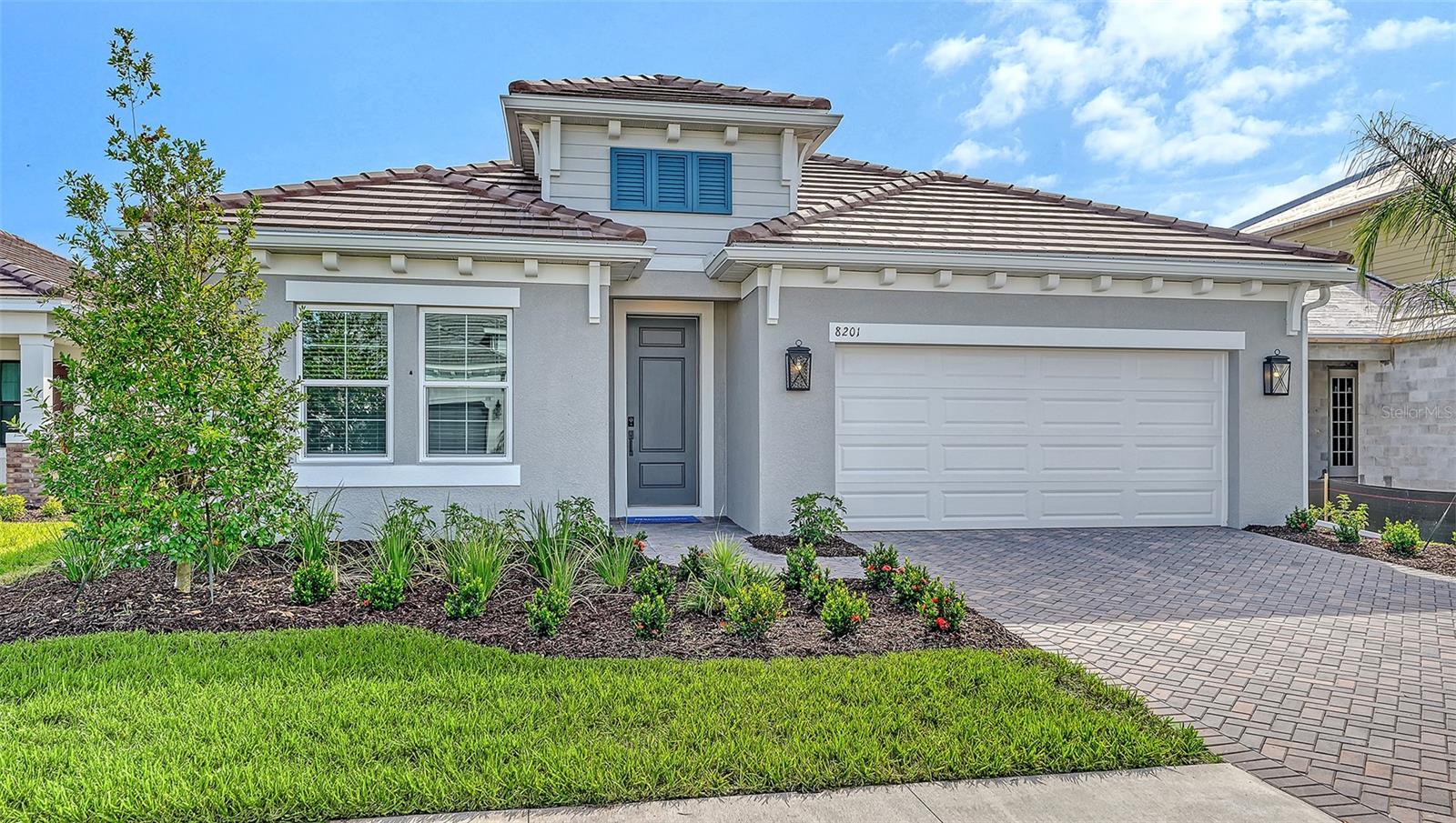 Single Family Residence in SARASOTA, FL - Daniel Dourado