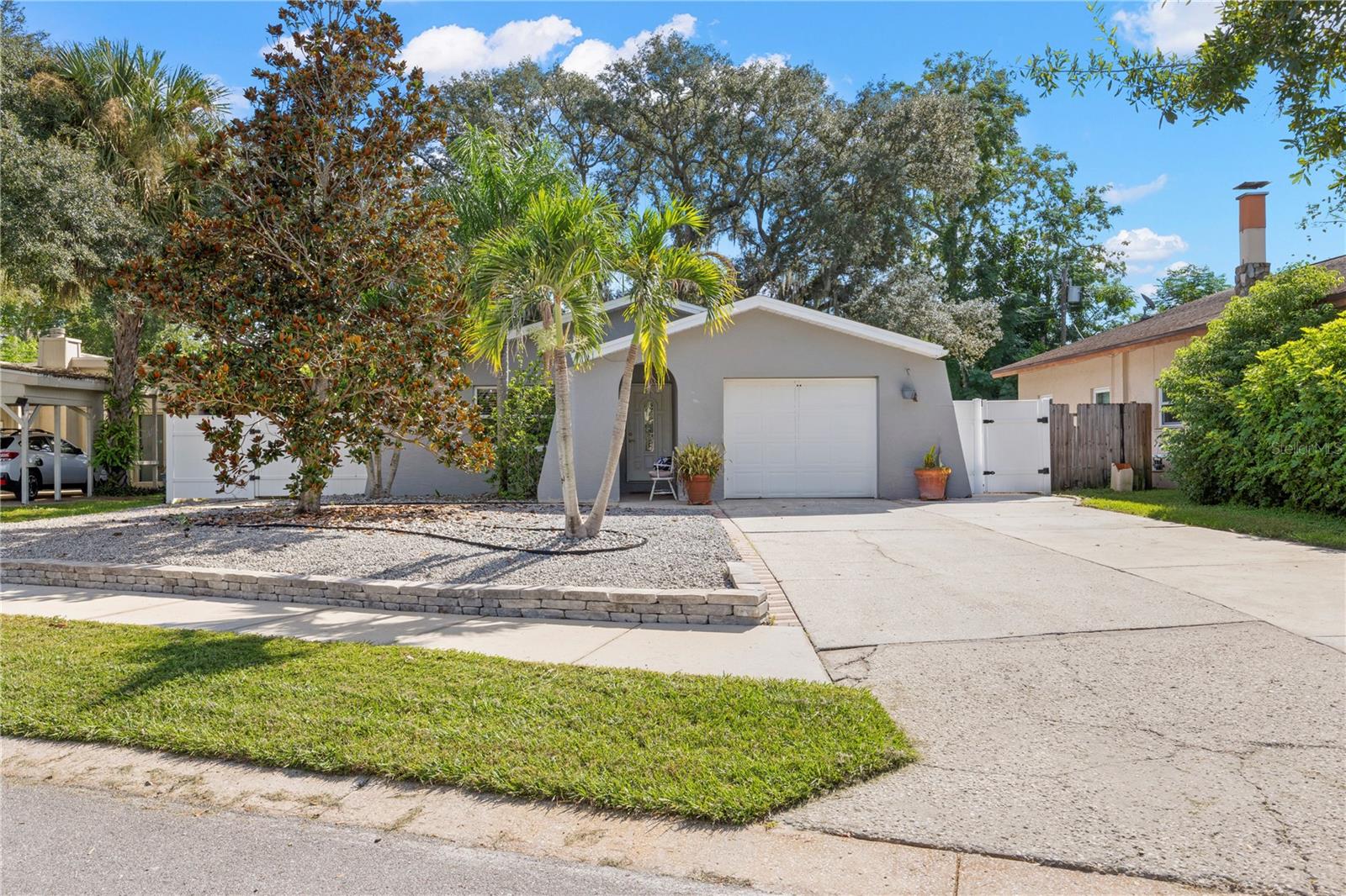 Single Family Residence in SAFETY HARBOR, FL - Daniel Dourado