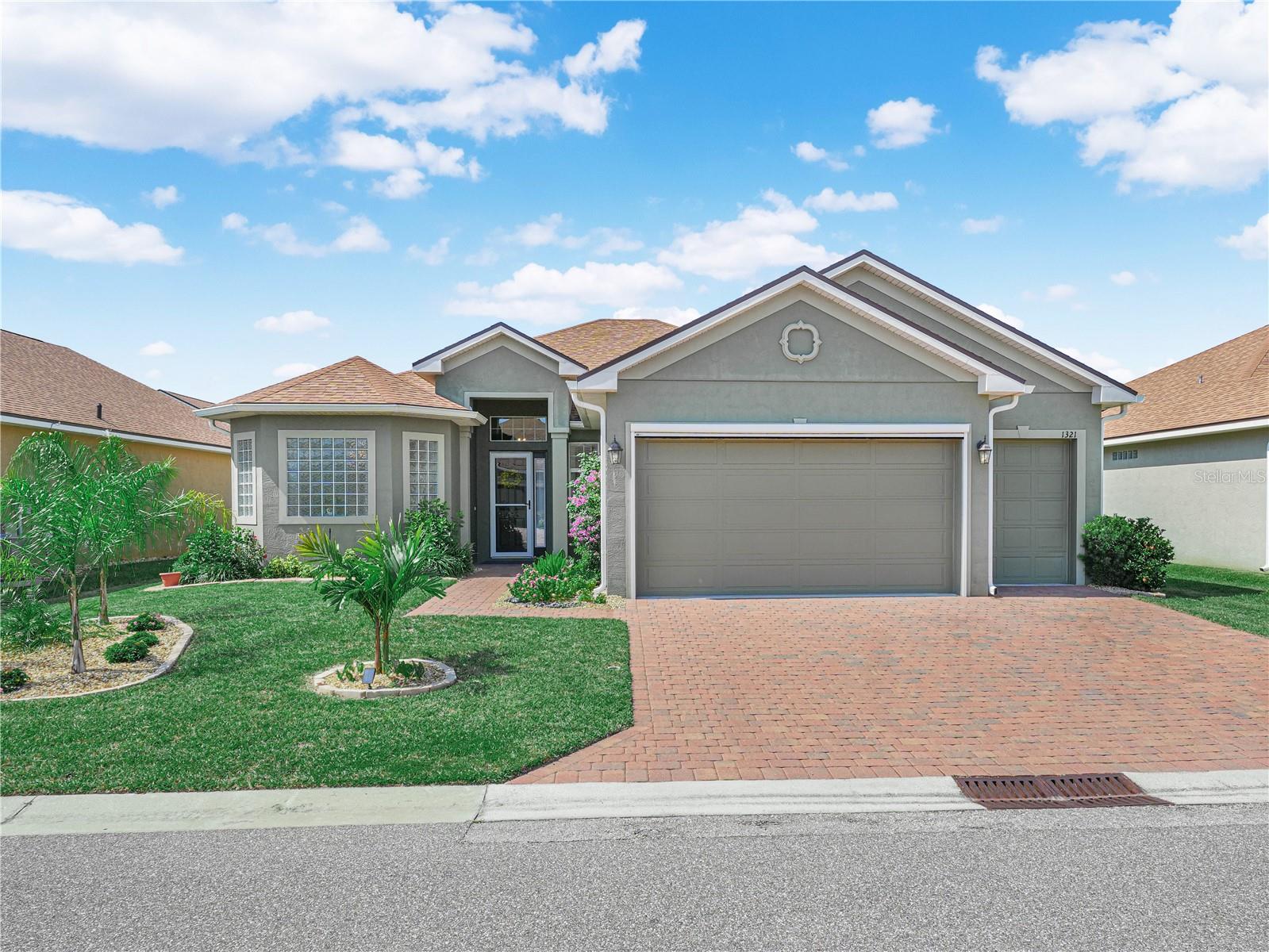 Single Family Residence in WINTER HAVEN, FL - Daniel Dourado