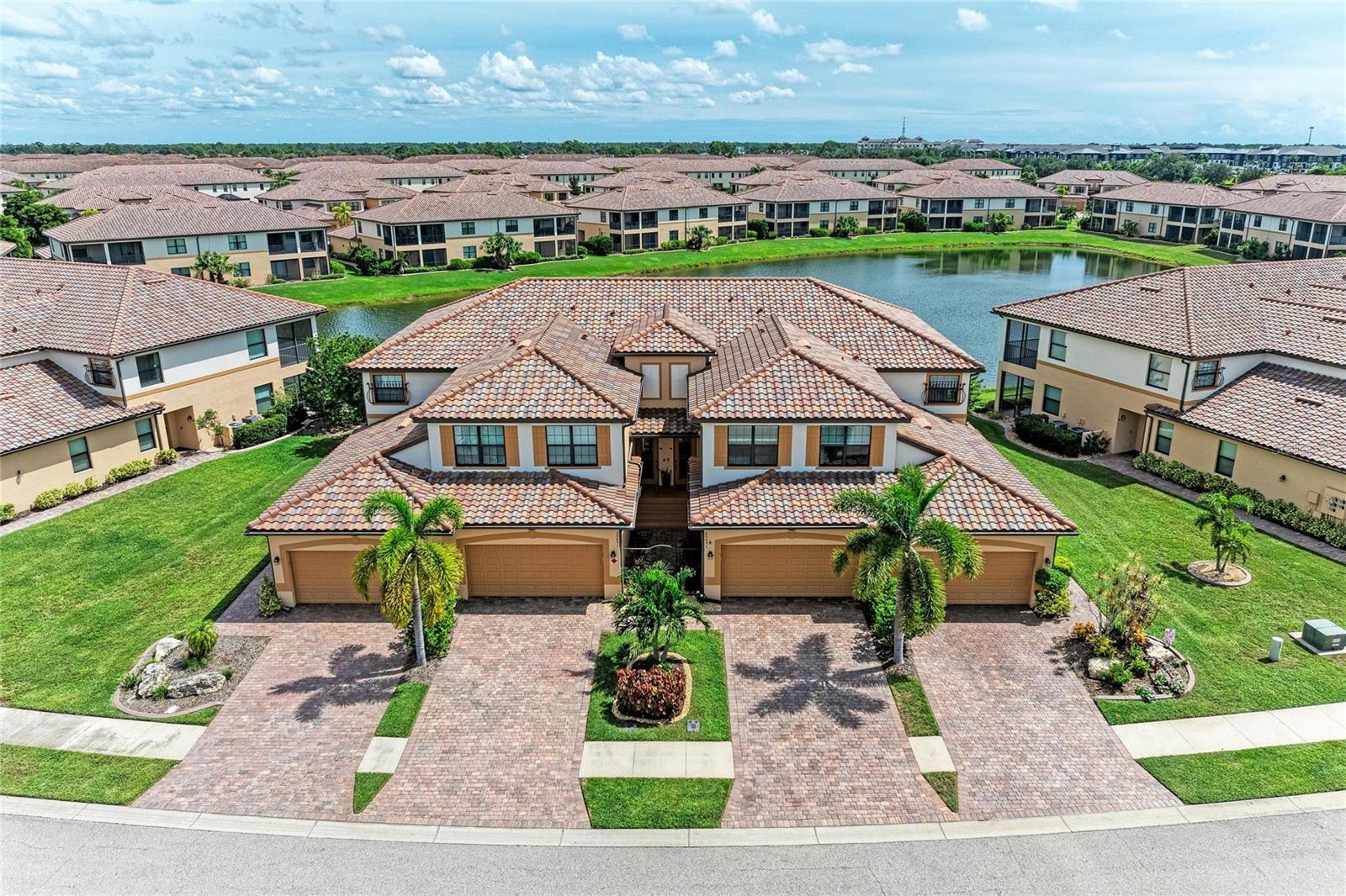 Garage Condo in VENICE, FL - Daniel Dourado