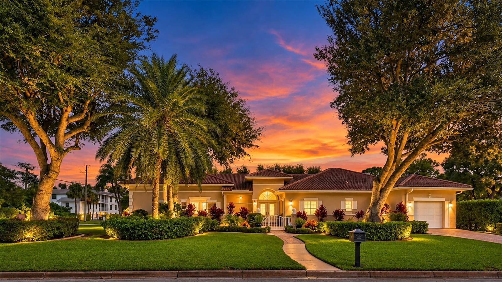 Single Family Residence in VENICE, FL - Daniel Dourado