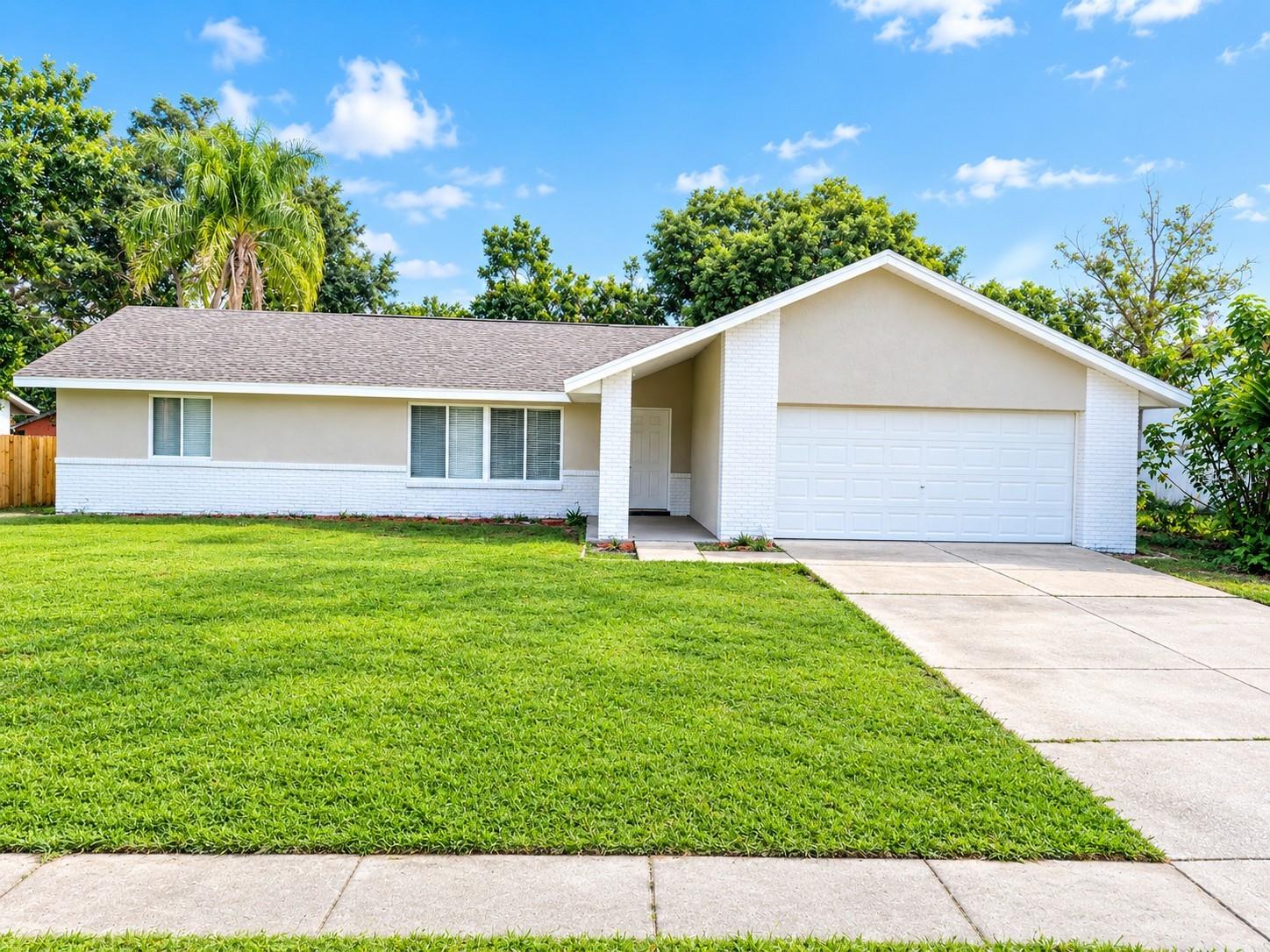 Single Family Residence in DELTONA, FL - Daniel Dourado