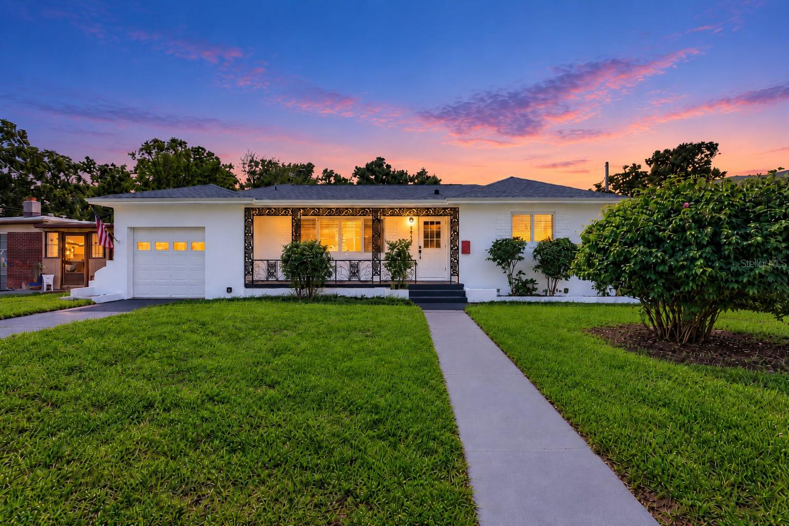 Single Family Residence in ST PETERSBURG, FL - Daniel Dourado