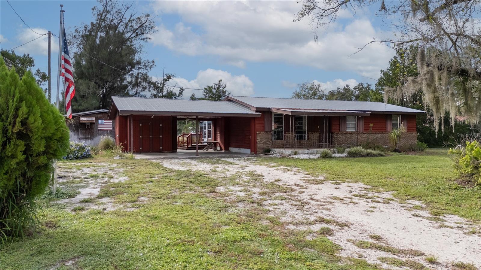 Single Family Residence in ARCADIA, FL - Daniel Dourado