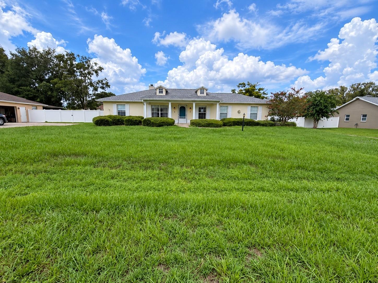 Single Family Residence in OCALA, FL - Daniel Dourado
