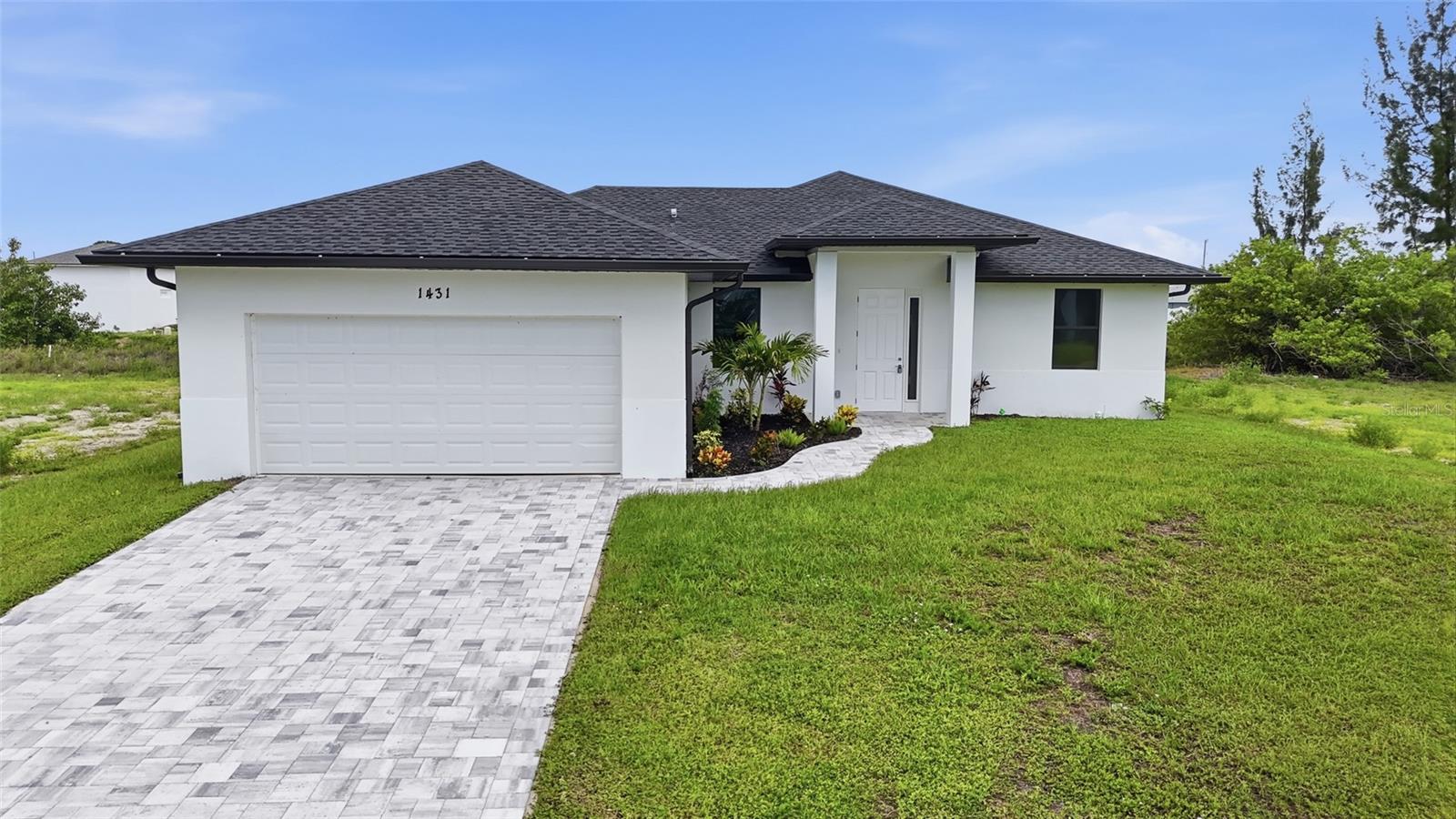 Single Family Residence in CAPE CORAL, FL - Daniel Dourado