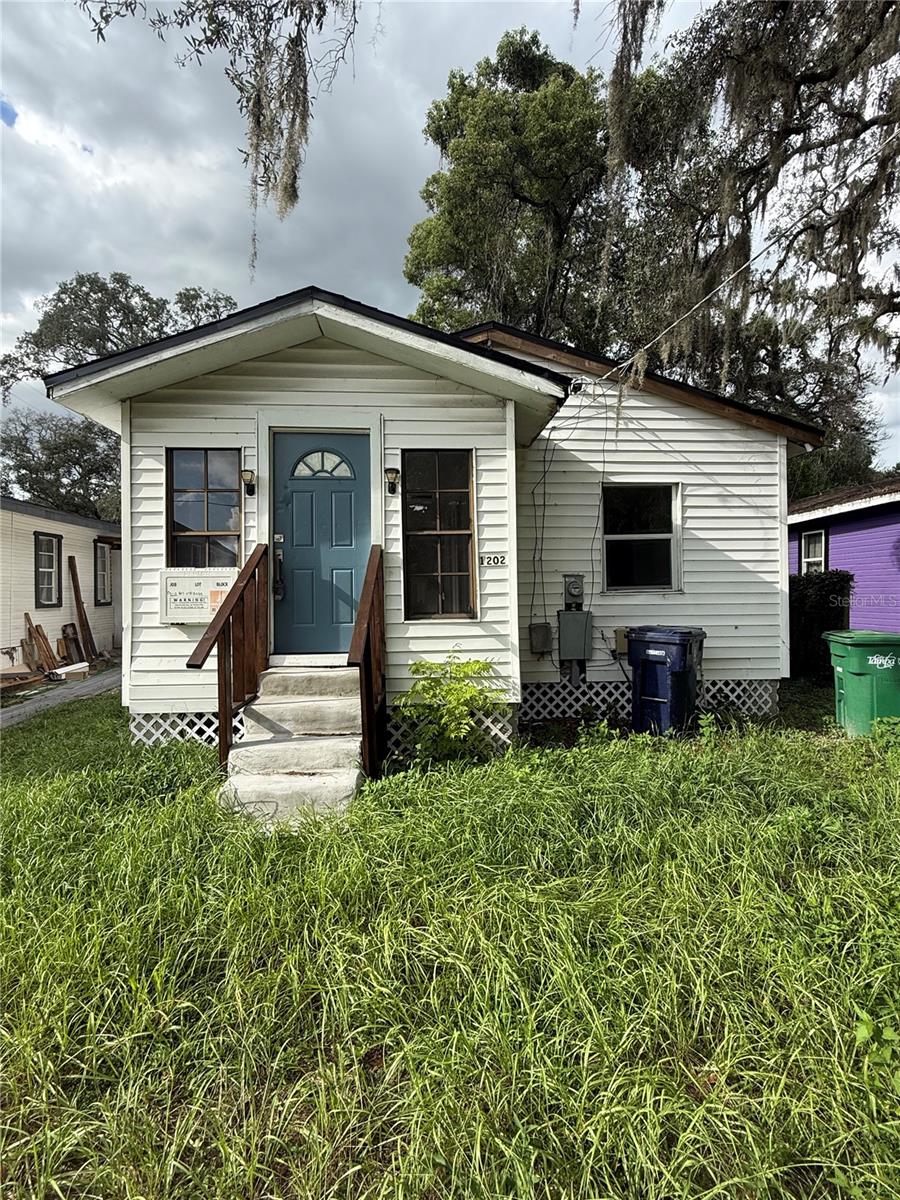 Single Family Residence in TAMPA, FL - Daniel Dourado