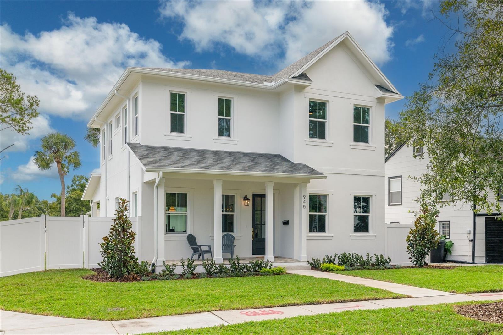 Single Family Residence in ST PETERSBURG, FL - Daniel Dourado
