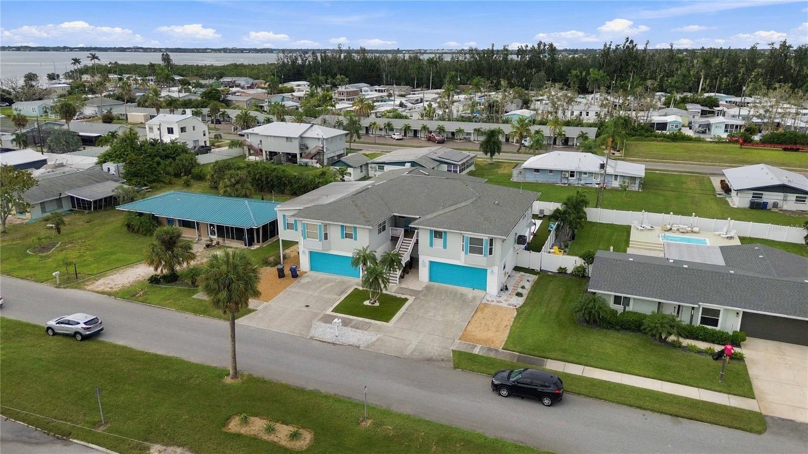 Single Family Residence in BRADENTON, FL - Daniel Dourado
